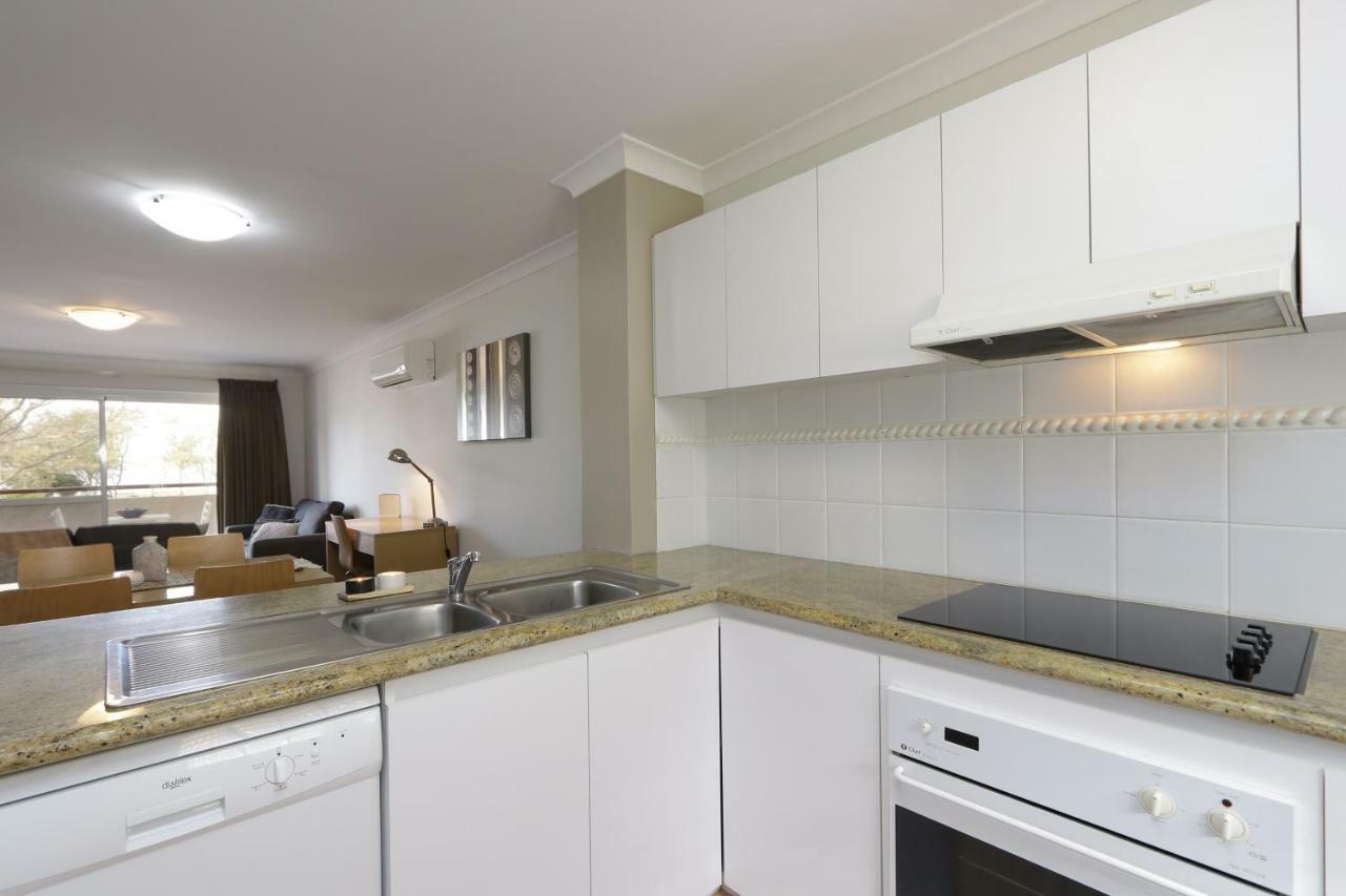 Hillarys Marina Apartment Перт Экстерьер фото