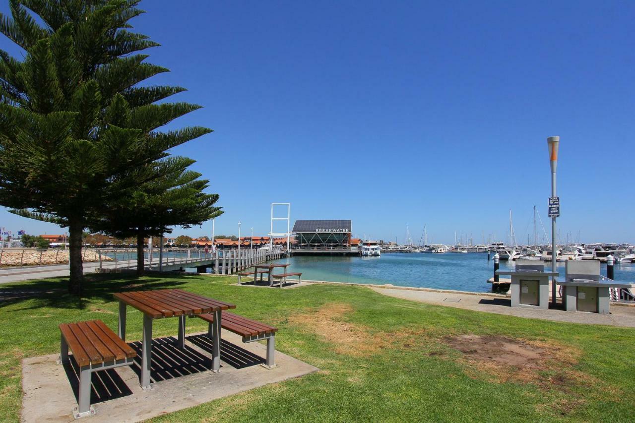 Hillarys Marina Apartment Перт Экстерьер фото