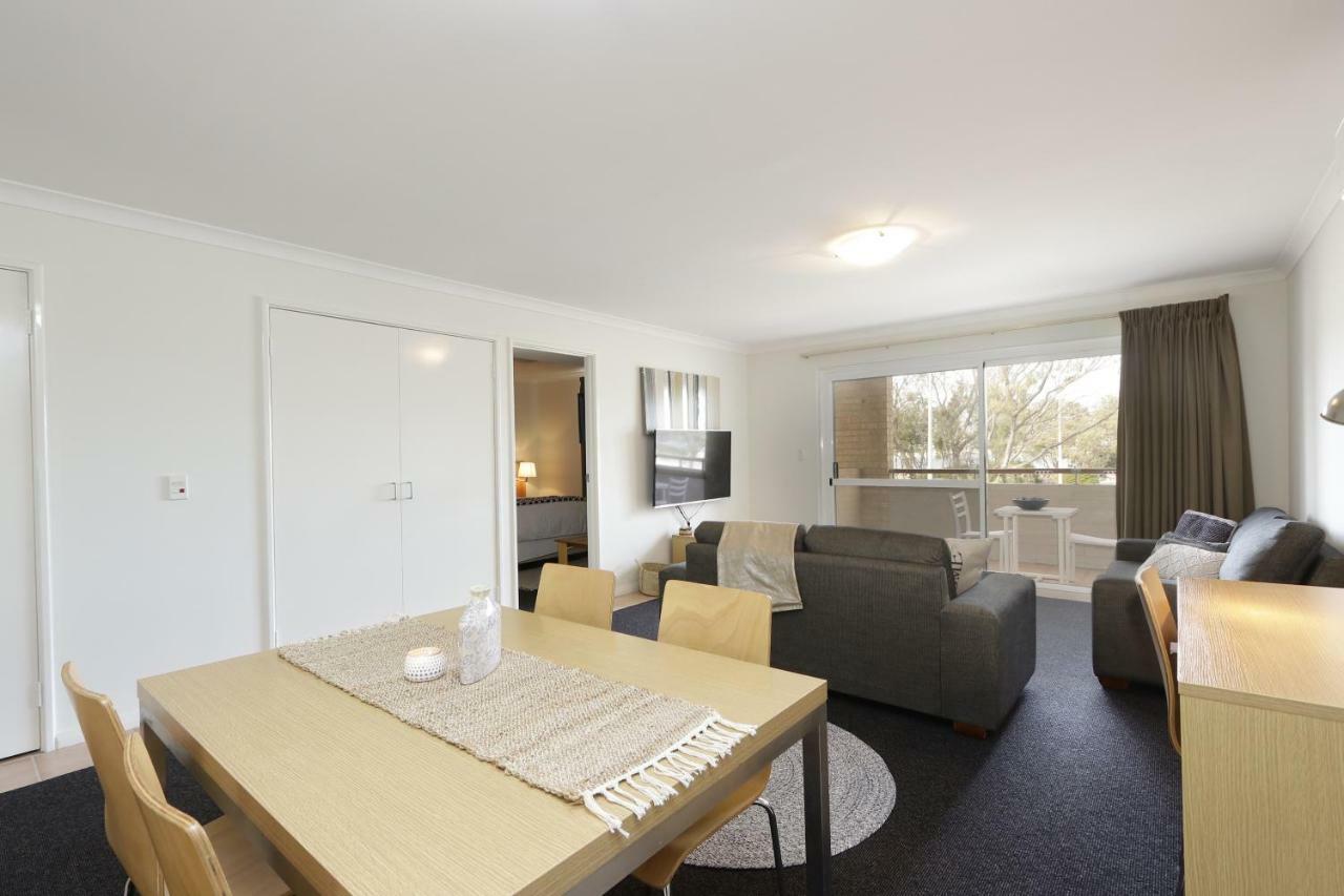 Hillarys Marina Apartment Перт Экстерьер фото