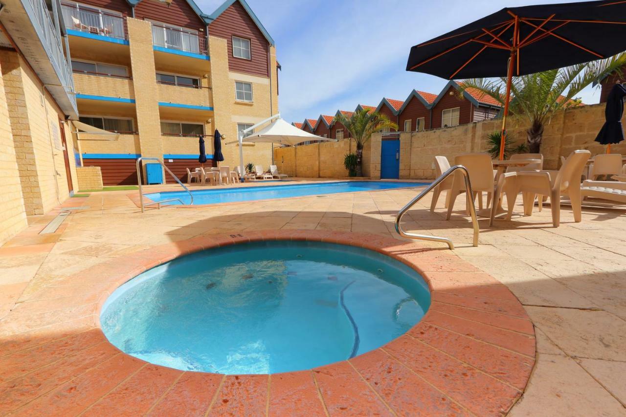 Hillarys Marina Apartment Перт Экстерьер фото