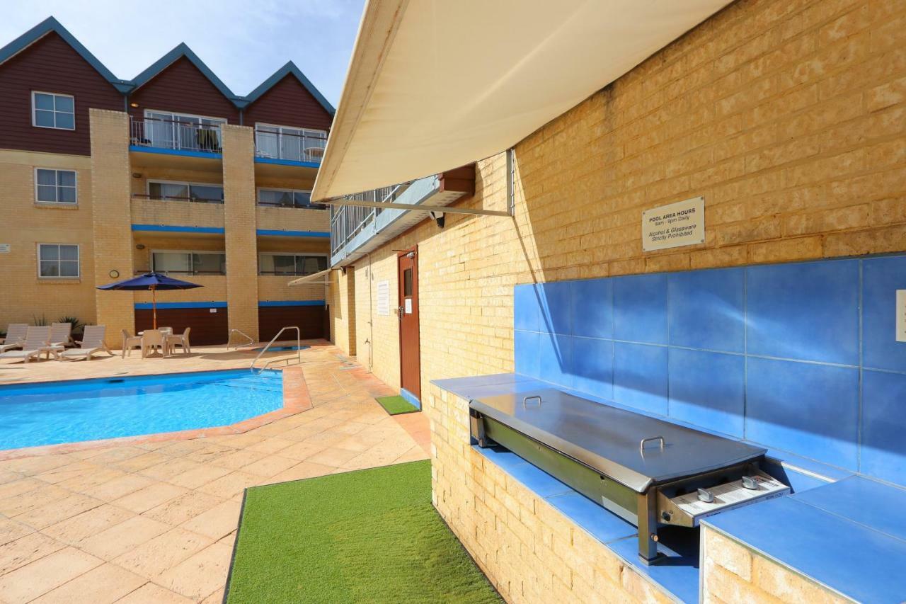 Hillarys Marina Apartment Перт Экстерьер фото